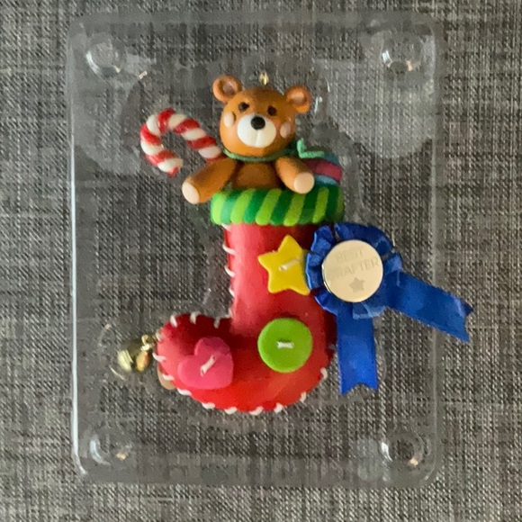 Carlton Cards Heirloom Collection “Berry Best Crafter” - Picture 2 of 2